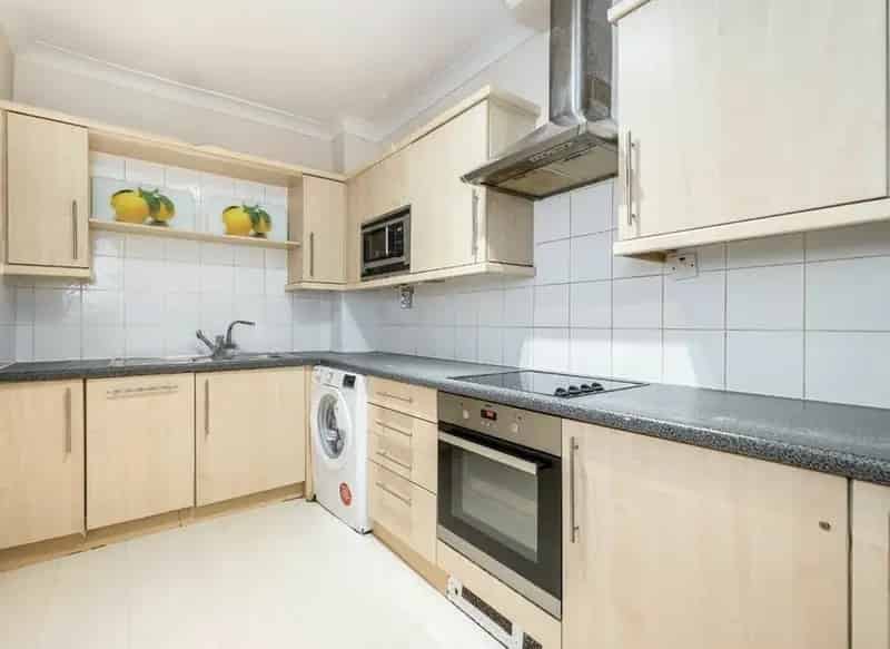 Two Double Bedroom Flat in Bermondsey  Gated Development Chain Free