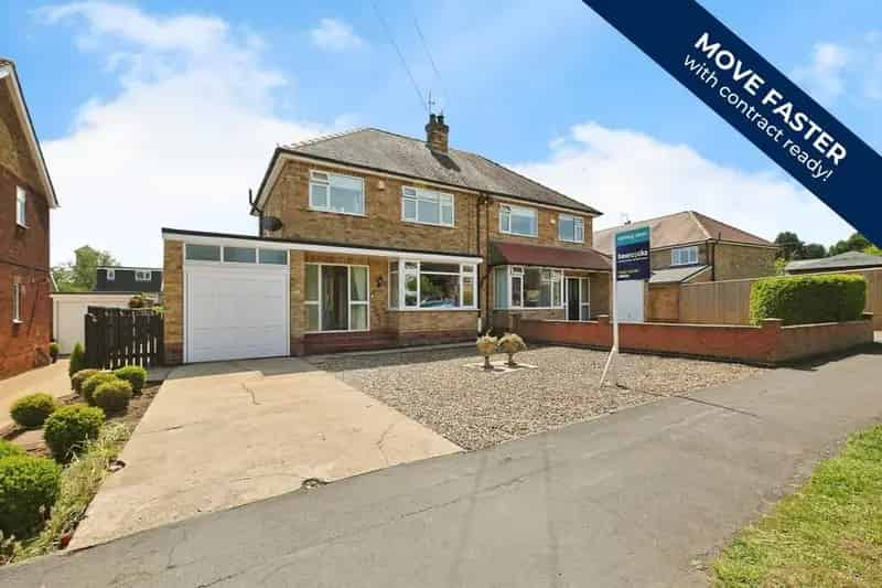 3 Bedroom Semi Detached House For Sale