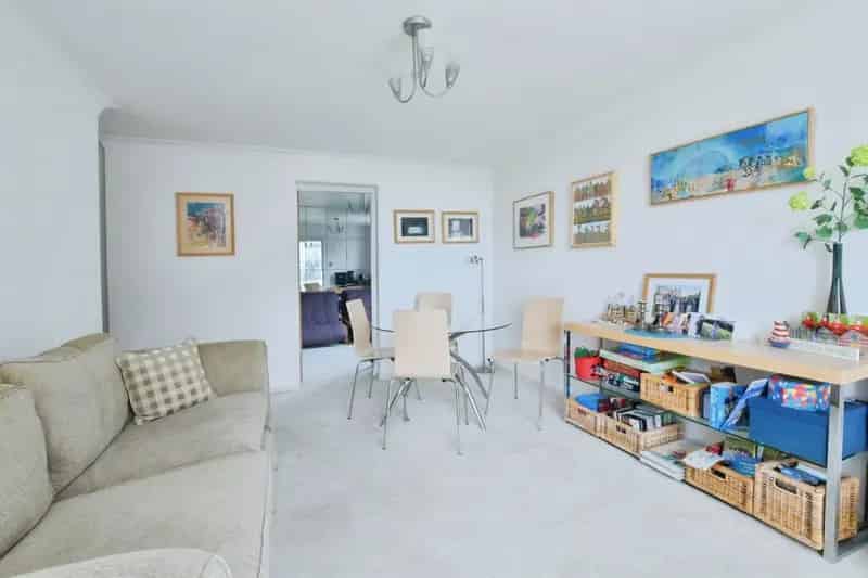 3-Bed Sea View Apartment East Cliff Bournemouth