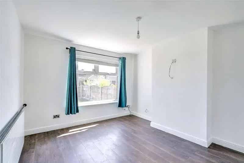 3 Bed Semi-Detached House for Sale Dales Estate