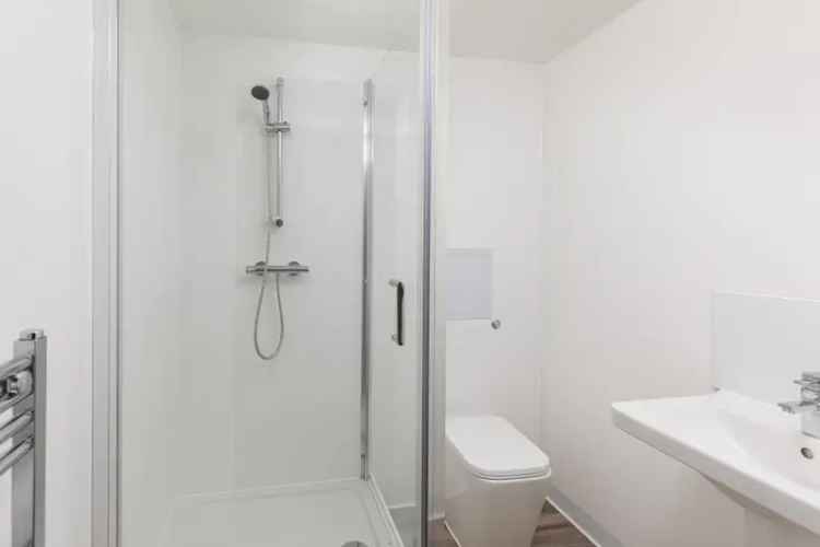 3 Bedroom Flat in Paintworks Bristol