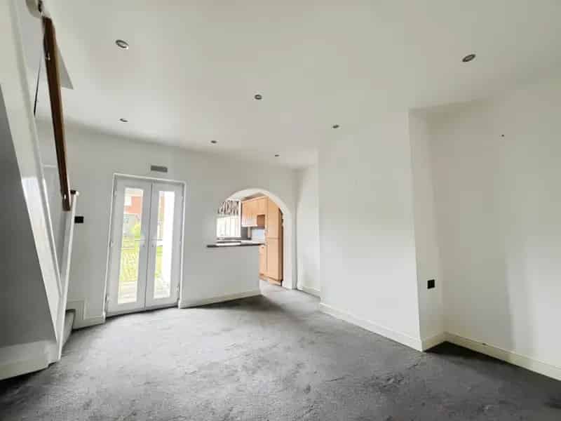2 Bedroom House To Let Family Home Near Schools