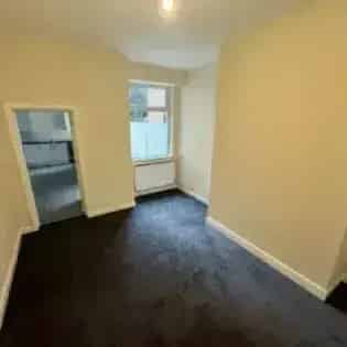 4 Bedroom House Manchester New Kitchen and carpets DSS Welcome