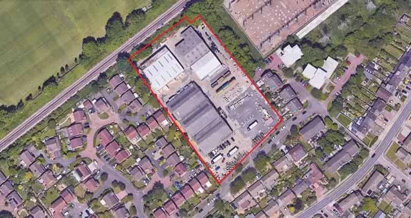 Warehouses Workshops and Storage Units on 0.98 Hectare Site