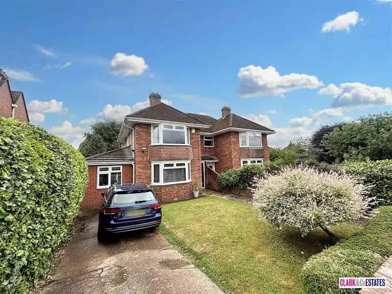 4 Bedroom Semi-Detached House for Sale
