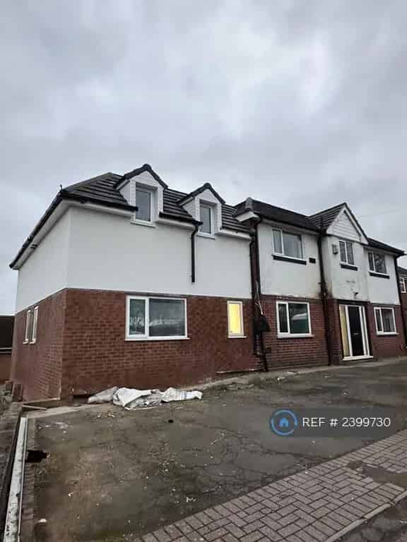 11 Bedroom Detached House Available February 2025