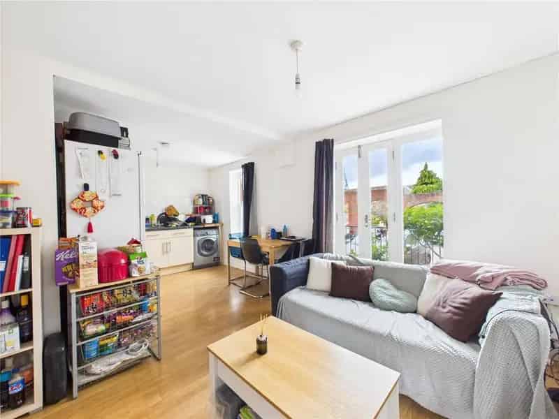 2 Bedroom Apartment for Sale near Cabot Circus BS2