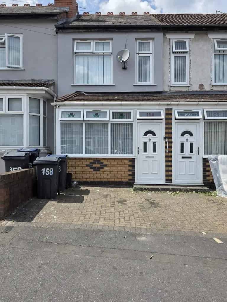 3 Bedroom Mid Terraced House for Sale