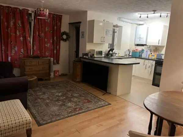 Flat For Rent in Rother, England