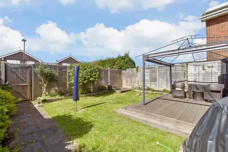 3 Bedroom Detached House for Sale in Angmering