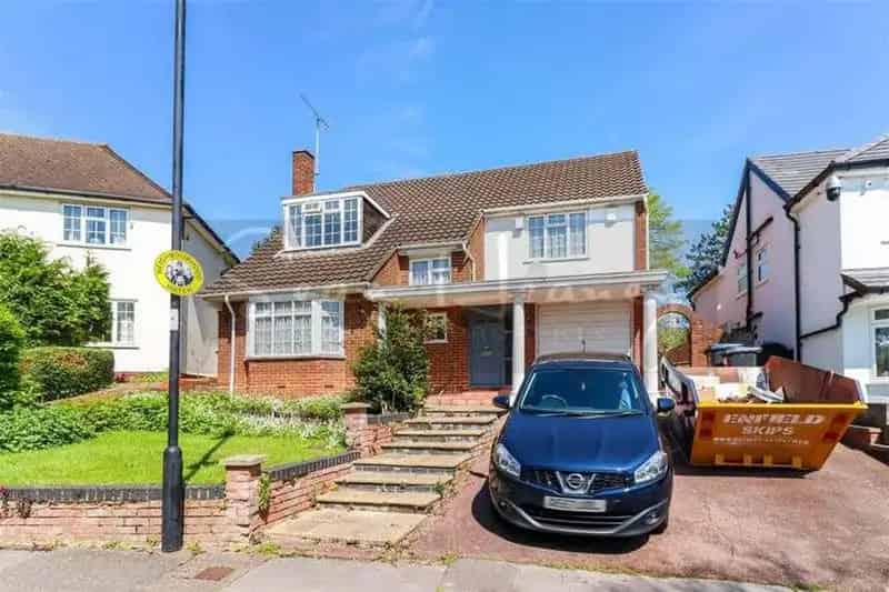 5 Bedroom Family Home For Sale Great Scope For Improvement Chain Free