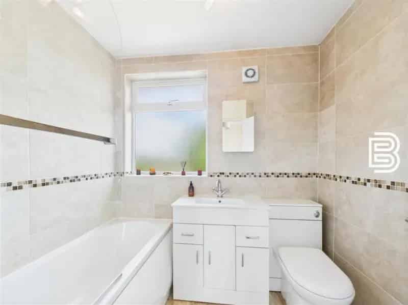 3 Bed Semi Detached House for Sale No Onward Chain