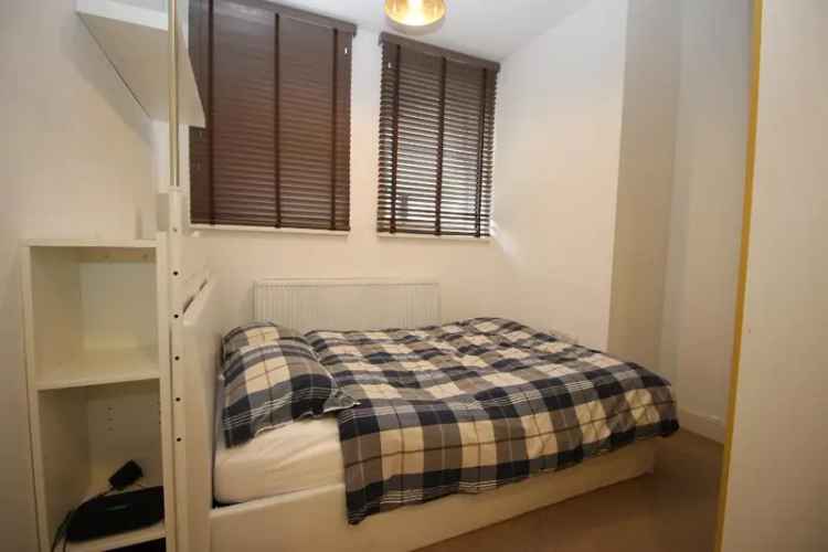 One Bedroom Apartment near High Wycombe Train Station