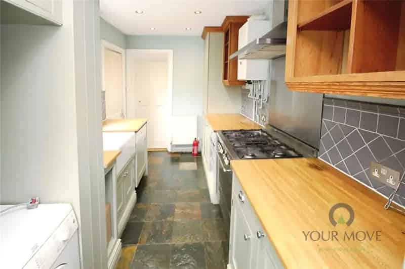 4 Bedroom Extended Terraced House Near Bedford Town Centre