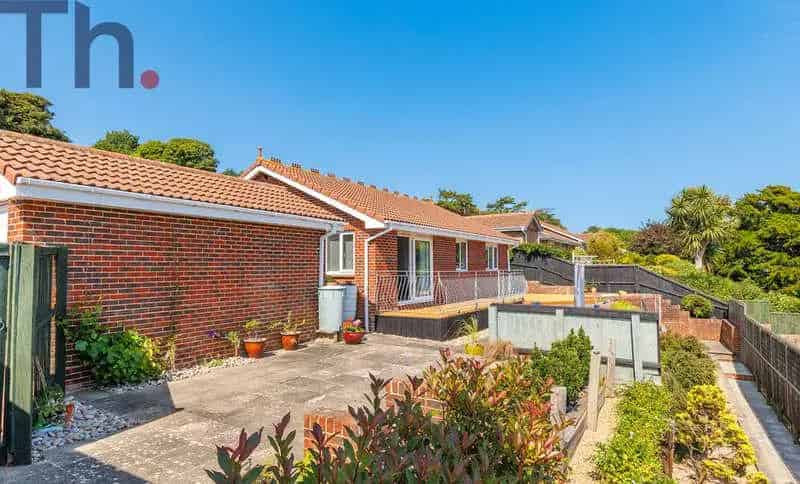 2 Bed Bungalow for Sale Panoramic Sea Views Modern Kitchen