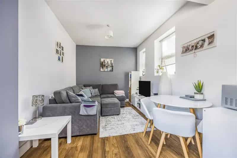 2 Bedroom Apartment Southsea Near Albert Road