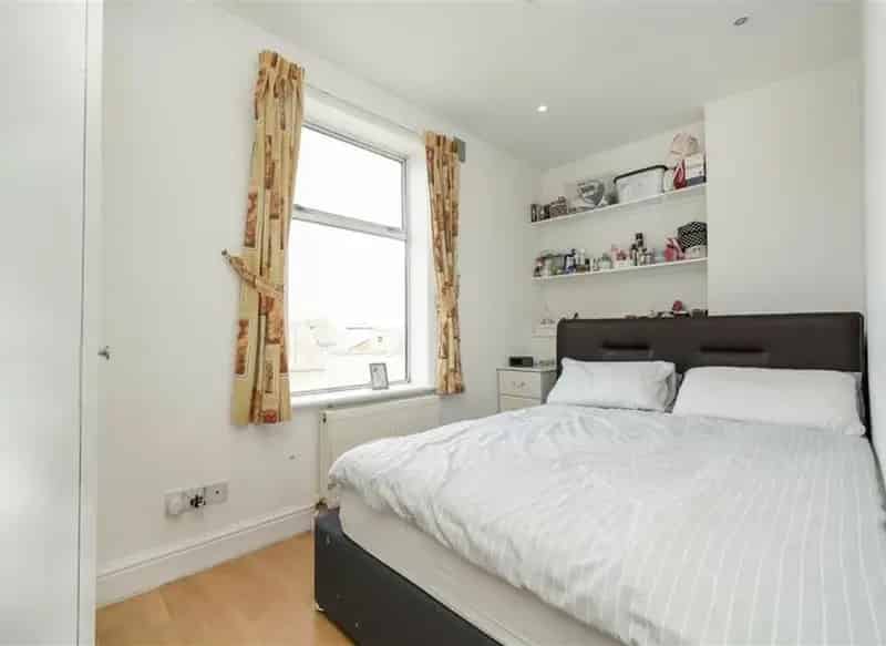 One Bedroom Flat Near Cricklewood Broadway Station