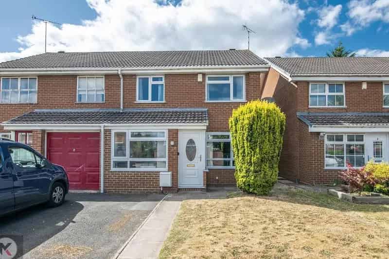 3 Bedroom Semi-Detached House for Sale