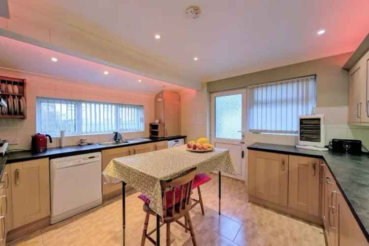 3 Bed Semi-Detached Bungalow with Garden Studio