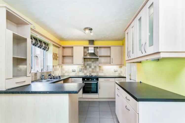 House For Sale in Cotswolds Way, Calvert Green, England