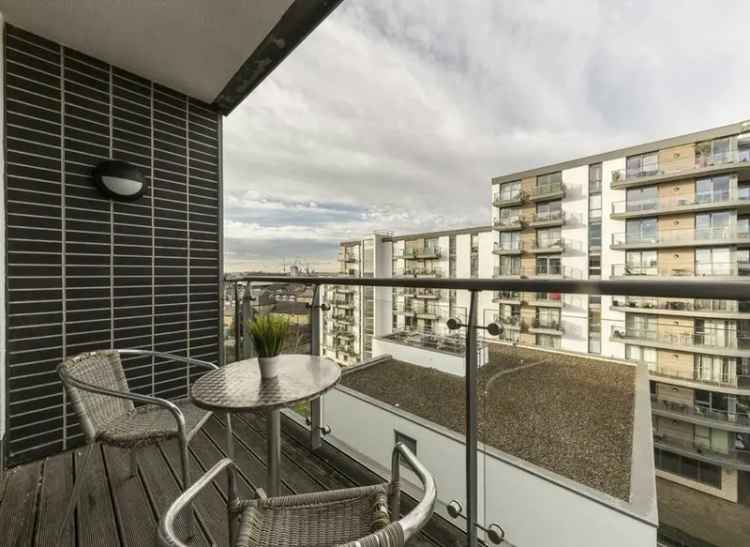 One Double Bedroom Apartment Brentford