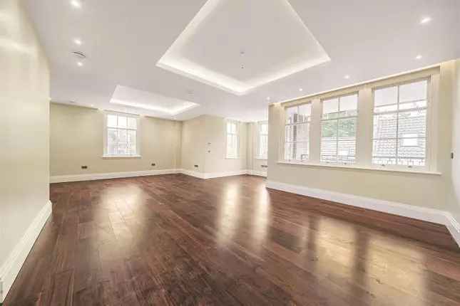 Flat for sale in The Bishops Avenue, Hampstead N2