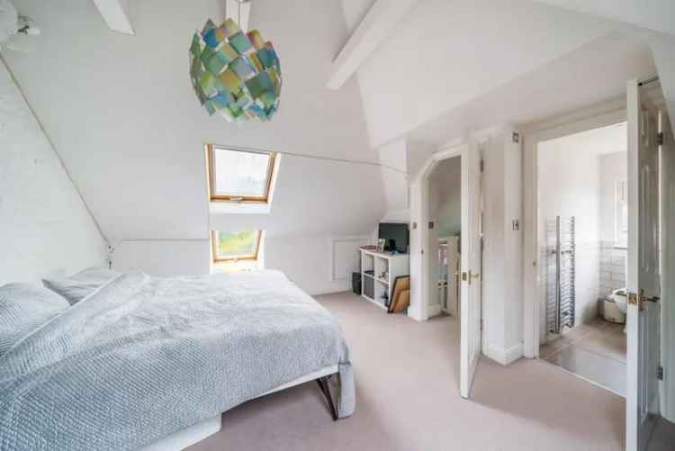 House For Sale in London, England