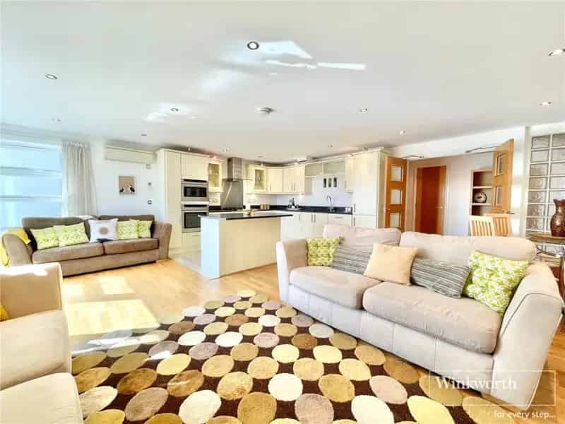 3 Bedroom Penthouse Apartment for Sale