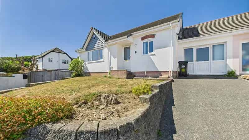 3 Bedroom Bungalow for Sale in St Mary's Gardens