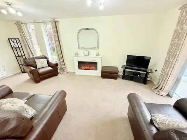 2 Bedroom Flat To Let - Furnished or Unfurnished