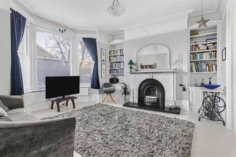 5 Bedroom Townhouse House to Rent Newtown
