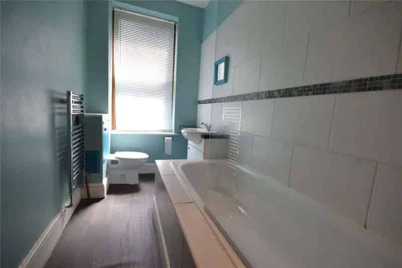 1 Bed Flat for Sale - First Floor, Open Plan Living