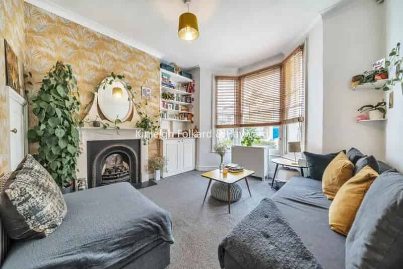 2 Bedroom Garden Flat Tooting - No Onward Chain