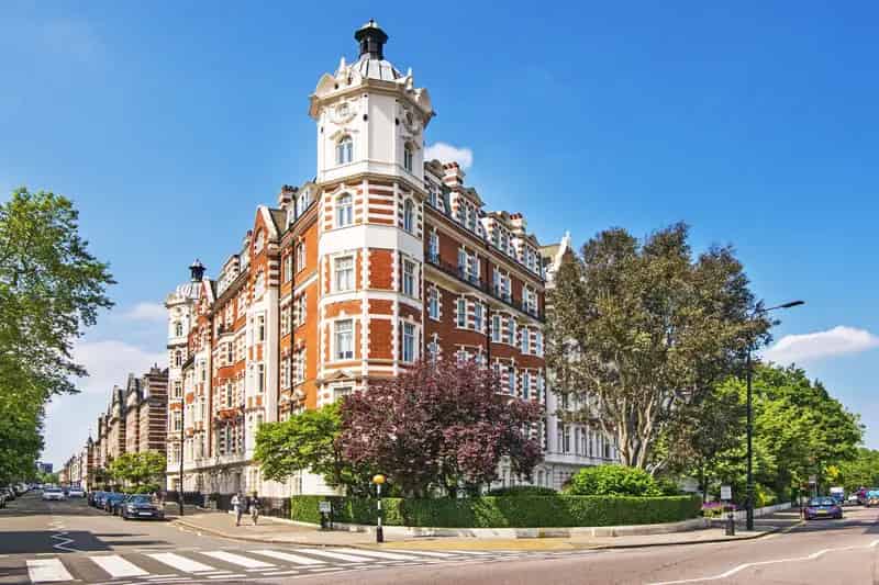 2 Bedroom Apartment St John's Wood High Ceilings Parking Regent's Park Views