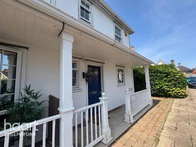 4 Bedroom Semi-Detached House to Rent