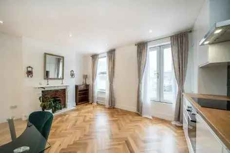 1 Bedroom Flat 69m² Wandsworth Road London