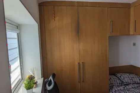 3 Room House 25m2 London Riverside Peaceful Secured Building