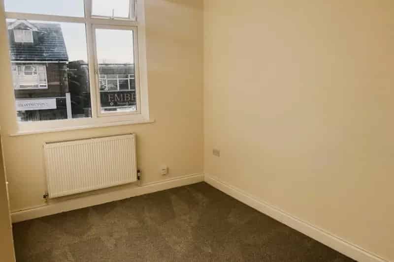 2-Bedroom Apartment Near City Center - Zero Deposit Guarantee Available