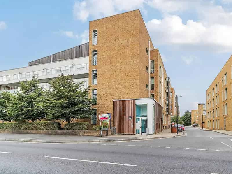 Two Double Bed Apartment Near Maidenhead Station Elizabeth Line