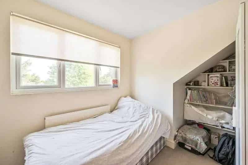 2 bed flat for sale
