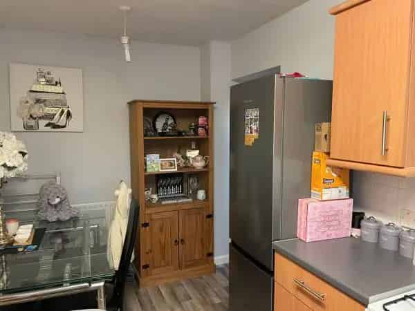 2 Bed House Near Schools Shops and Park