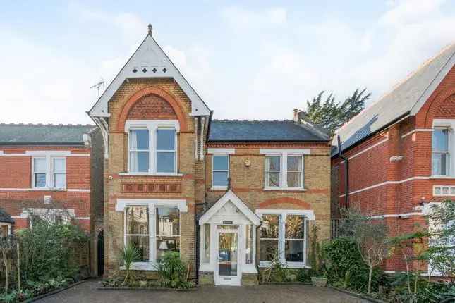 Charming Detached House with Planning Permission and Garden