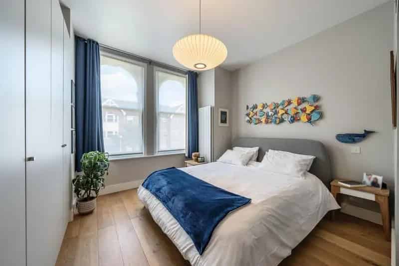 Spacious 2-Bed 2-Bath Victorian Flat Salusbury Road