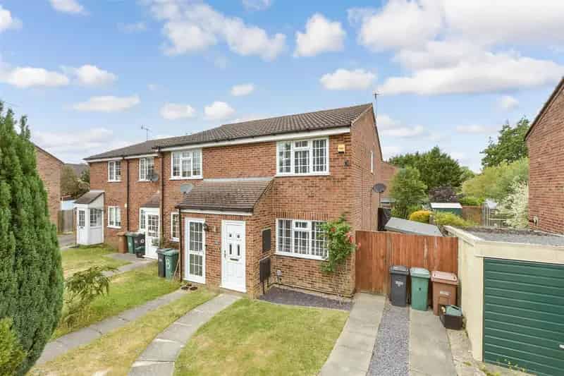 2 Bedroom End Terrace House for Sale