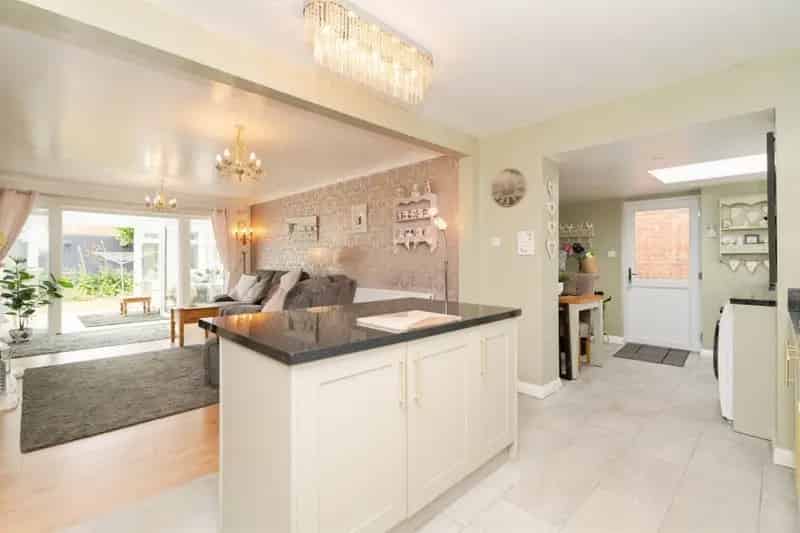 3 Bedroom Detached Bungalow Near Town Centre