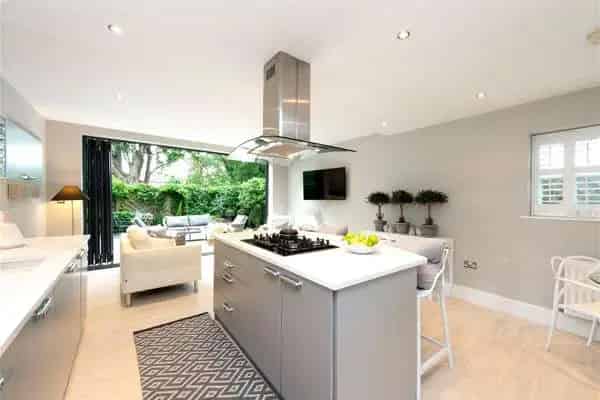 Elegant Townhouse Wilmslow Gated Development 1350 sq ft