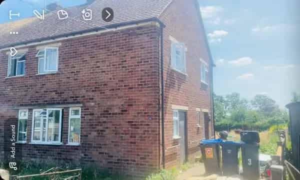 3 Bed House Backing Onto Fields Large Kitchen