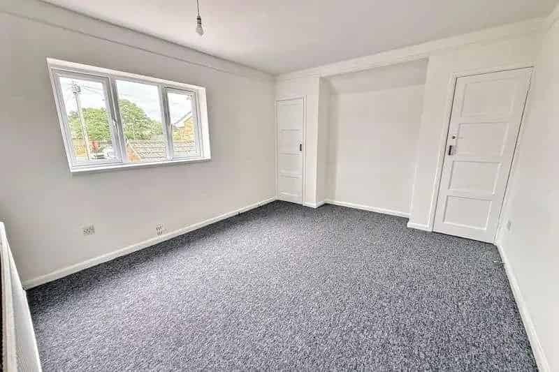 3 Bed Semi-Detached House For Sale
