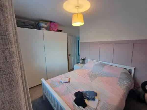 3 Bed House Large Garden Driveway Potential to Extend