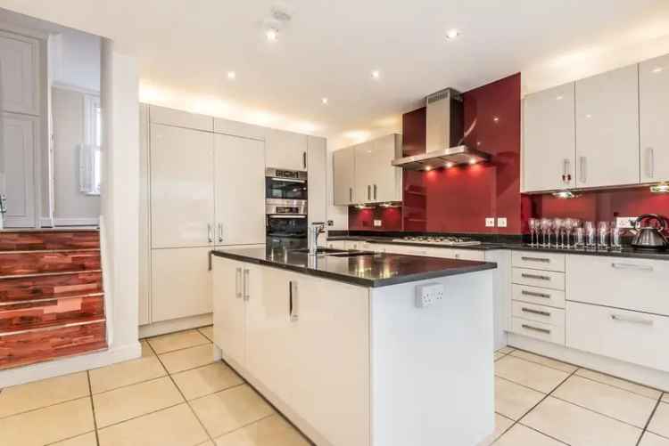 Four Bedroom Family House Near Fulham Broadway